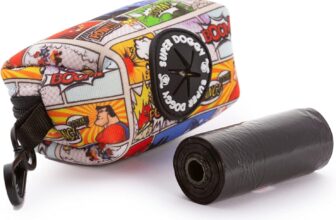 SUPER DOGGY Dispensador de Bolsas para Caca de Perro – Soporte para Bolsas para Caca con Mosquetón – Accesorios para Bolsas para Mascotas – Incluye Rollo de Bolsas (Cómic)