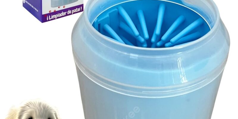 Dog Paw Cleaner – Accessories for Dogs and Cats – Cleans Dog Paws at Home and Travel – Removable and Easy to Clean – Size Medium/Large – Blue Colours L – Gift Towel