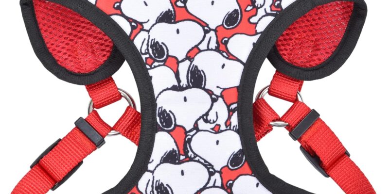 Peanuts Charlie Brown Snoopy Red Dog Harness, Medium, White, with Red Features, Dog Harness for Medium Dogs, No Pull Dog Harness, Apparel and Accessories for All Dogs